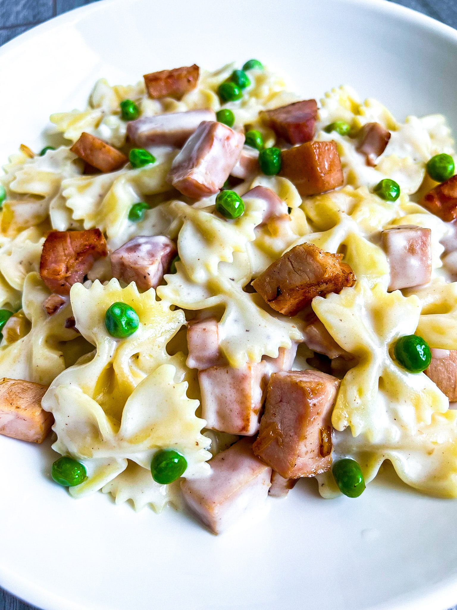 Ham and Peas Pasta with Creamy Bechamel (Besciamella) Sauce Tasty