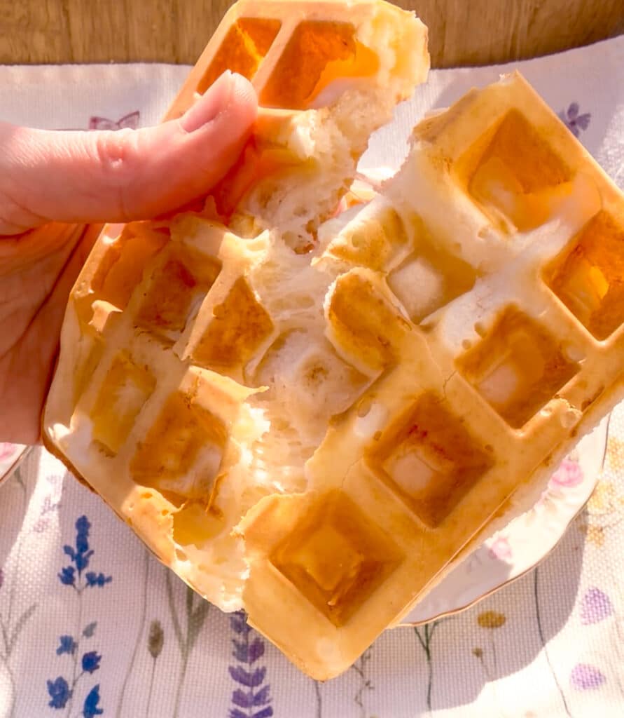 waffles pao de queijo cheese pull