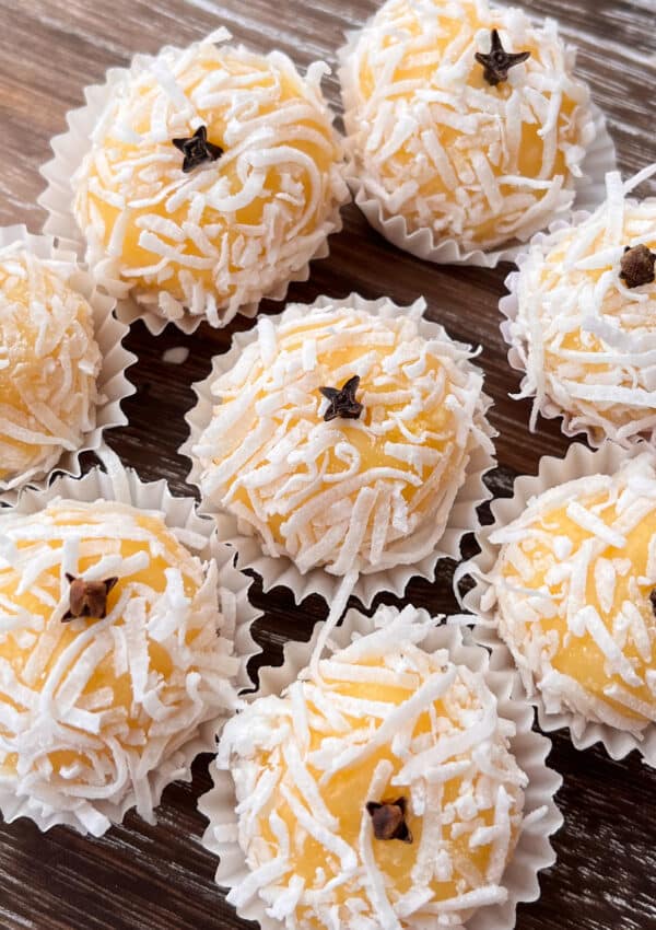 beijinho de coco, coconut kisses, brigadeiro de coco