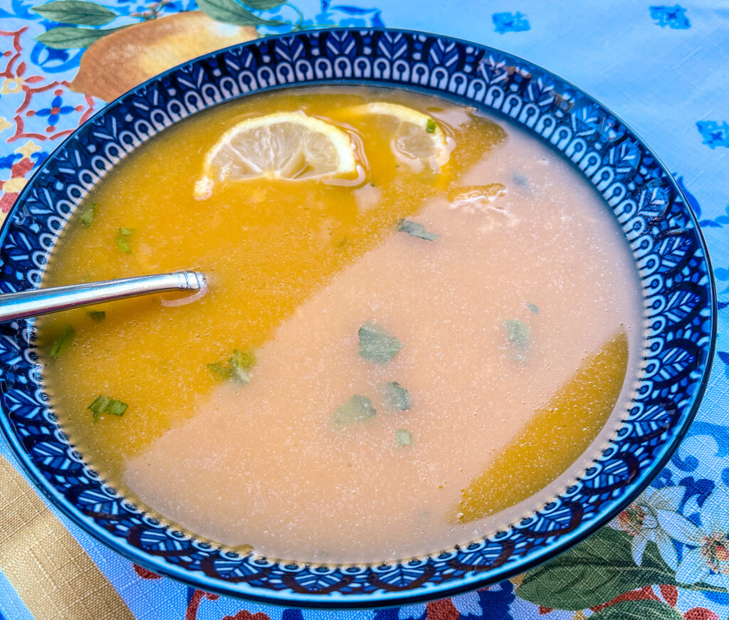 greek lemon soup. canja de galinha grega